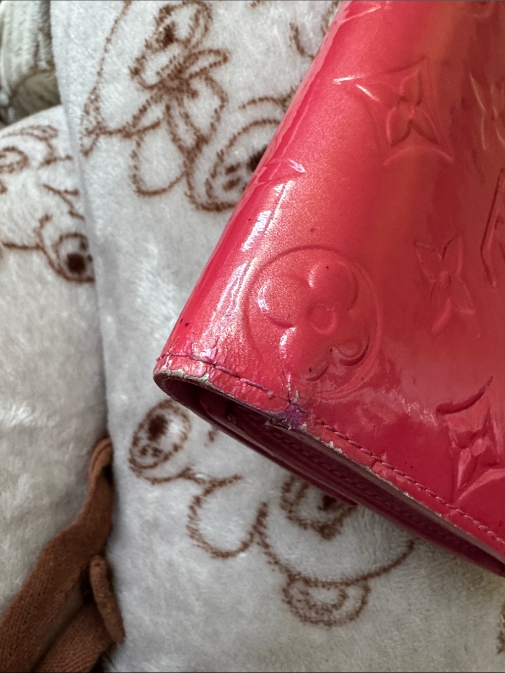 Louis Vuitton pink Vernis Monogram Long Sarah Wallet with Gold Snap - Picture 10 of 14